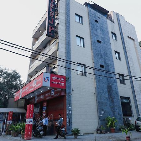 Hotel O J P Inn Near Patel Nagar Metro Station New Delhi Buitenkant foto