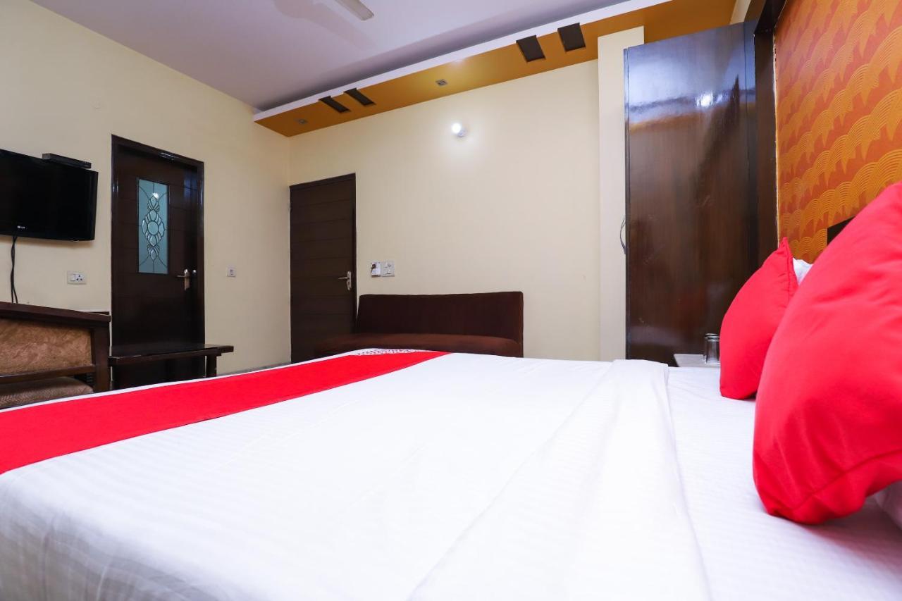 Hotel O J P Inn Near Patel Nagar Metro Station New Delhi Buitenkant foto