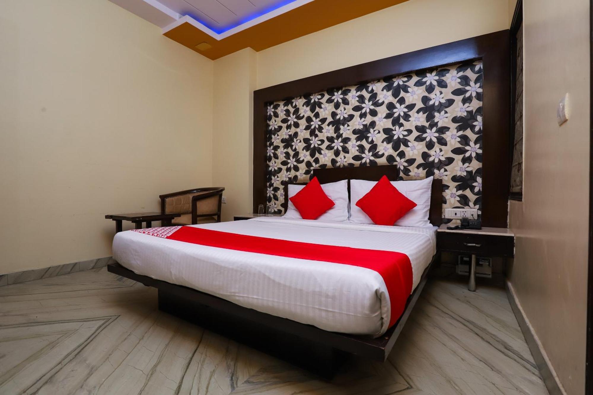 Hotel O J P Inn Near Patel Nagar Metro Station New Delhi Buitenkant foto
