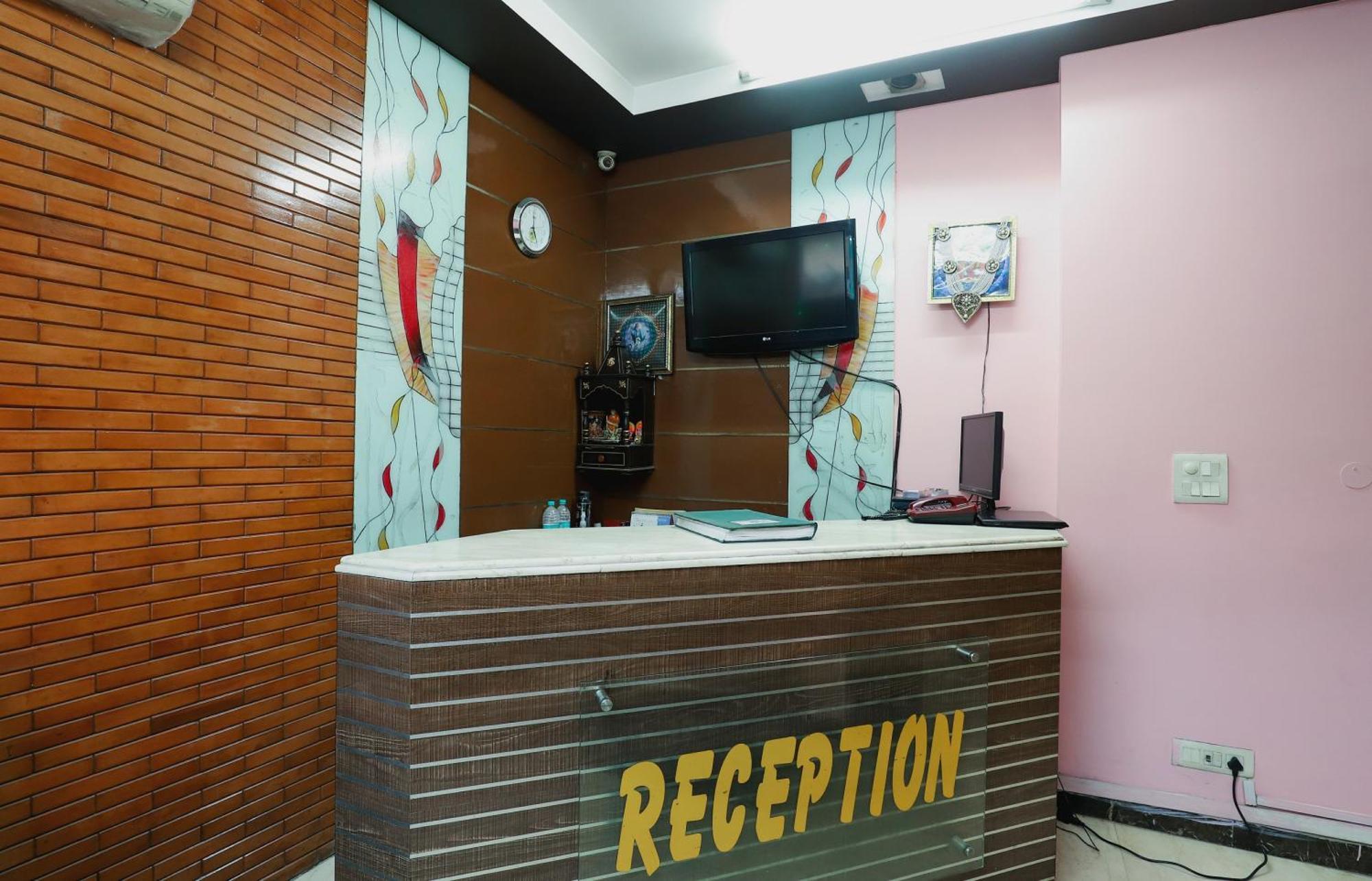Hotel O J P Inn Near Patel Nagar Metro Station New Delhi Buitenkant foto
