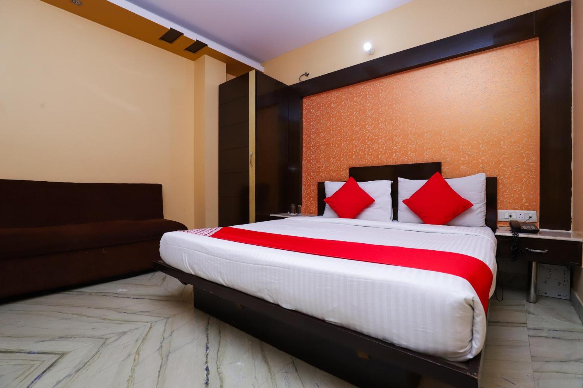 Hotel O J P Inn Near Patel Nagar Metro Station New Delhi Buitenkant foto