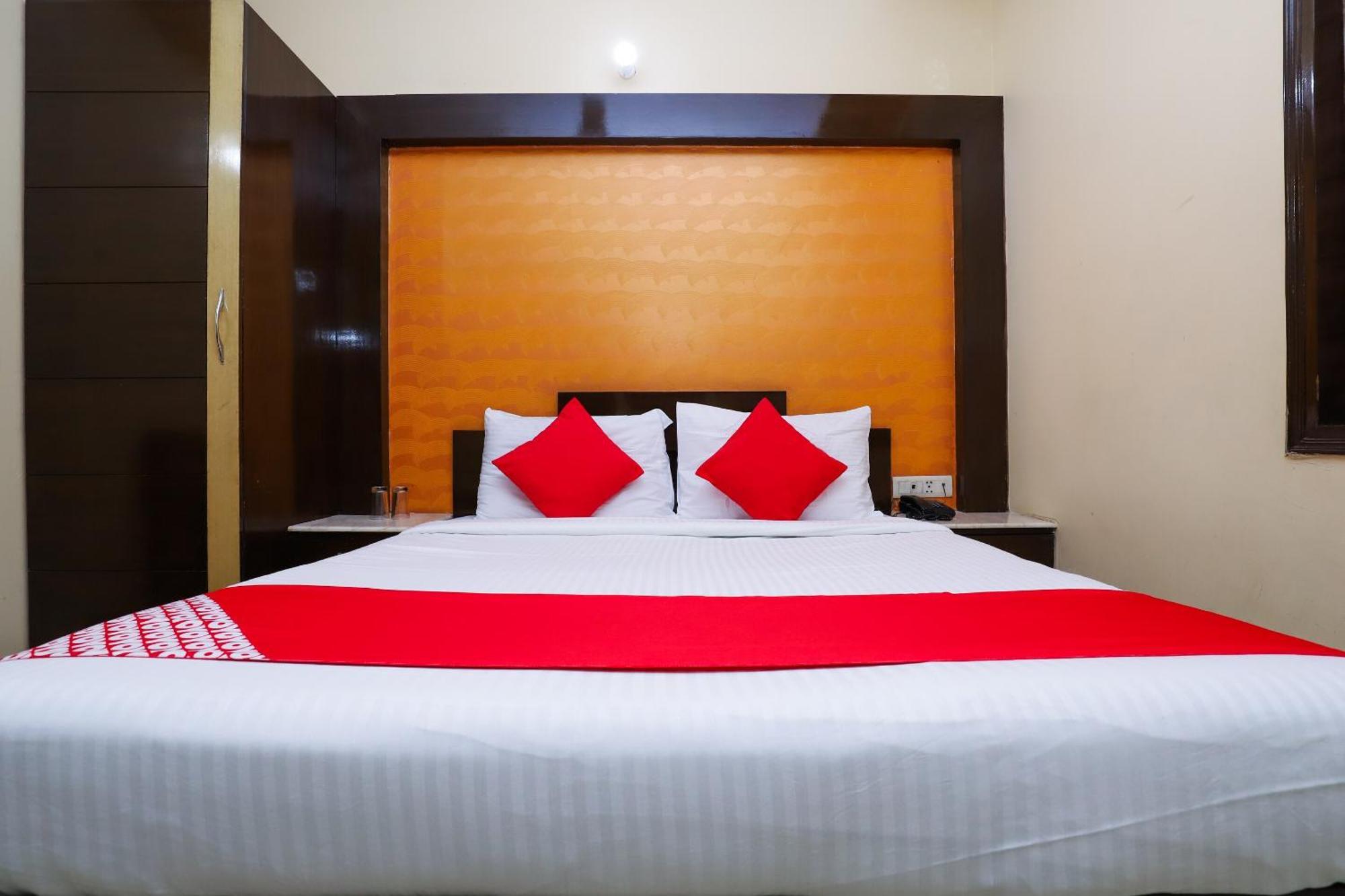 Hotel O J P Inn Near Patel Nagar Metro Station New Delhi Buitenkant foto