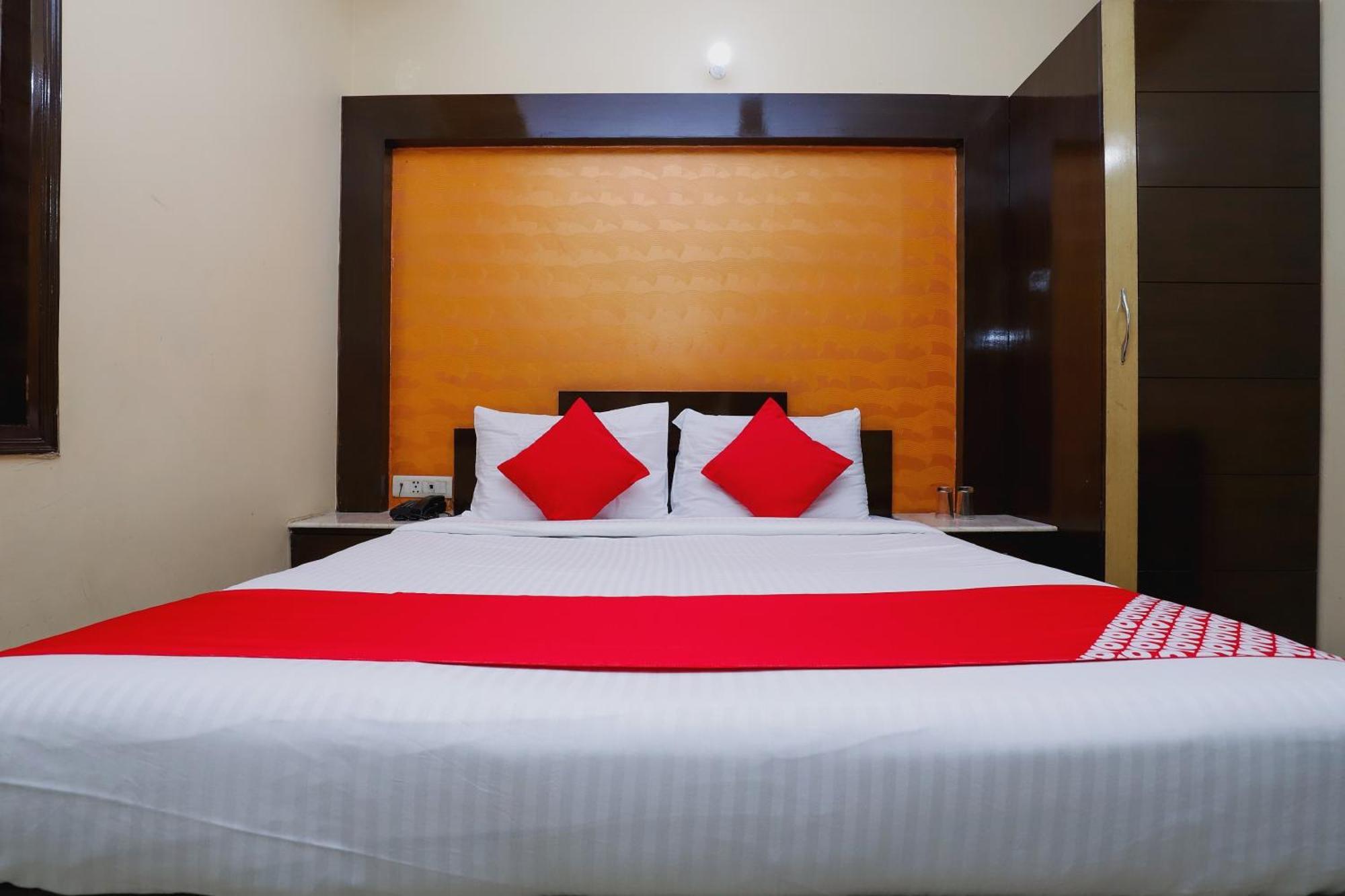 Hotel O J P Inn Near Patel Nagar Metro Station New Delhi Buitenkant foto